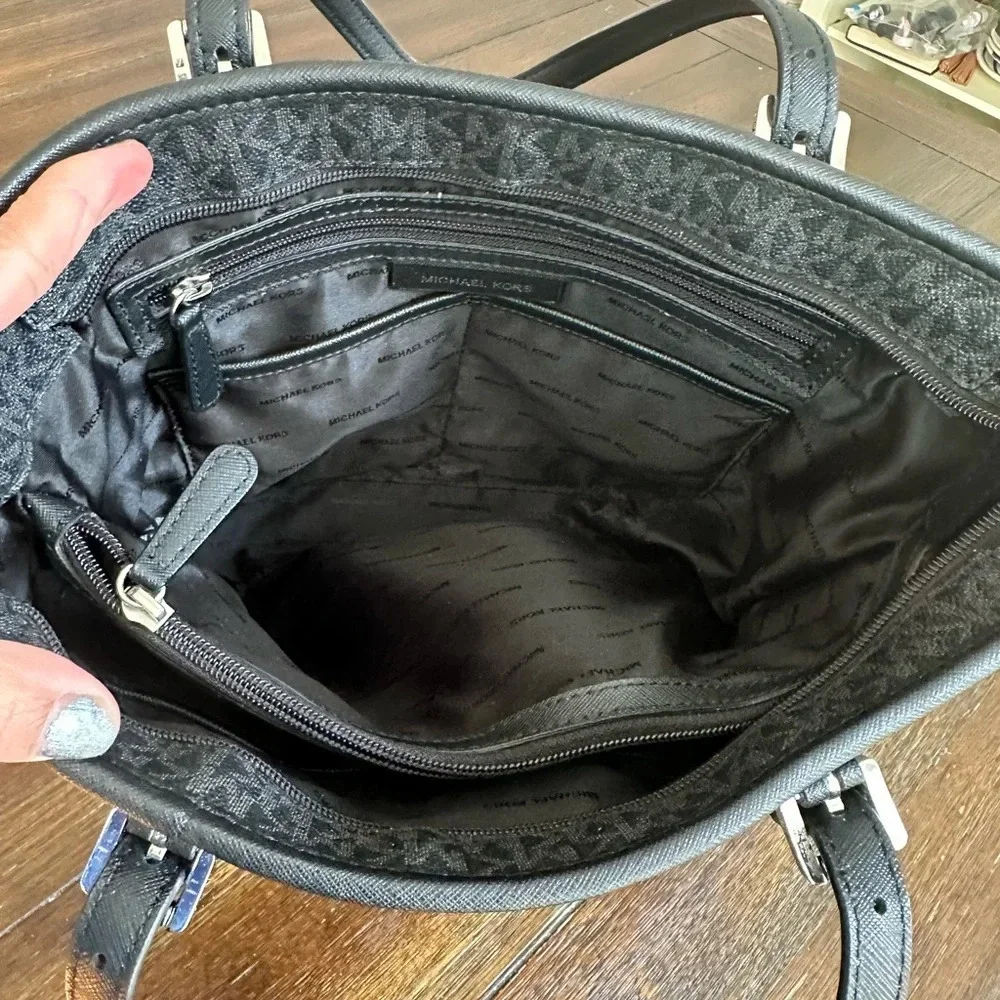 Michael Kors jet set tote bag